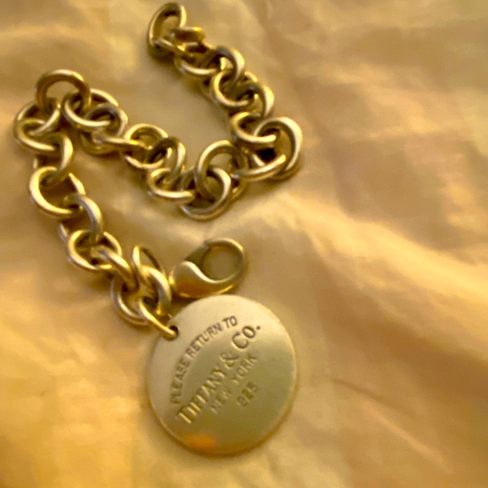 8 inch T&Co toggle bracelet.
